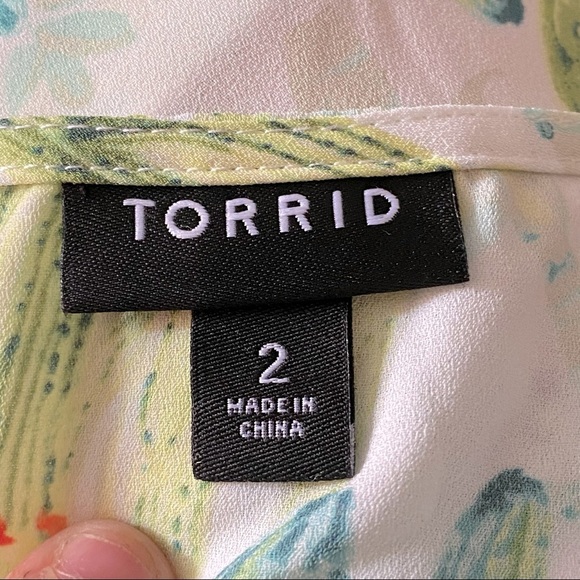Torrid Abby White Green Cactus Georgette Blouse‎ Size 2/2X #15046572 - Picture 6 of 9